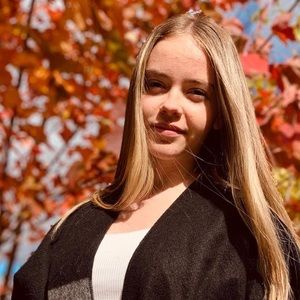 Meet your Posher, Lory-ann